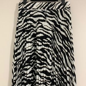 Express Hi/Low Animal Print Skirt